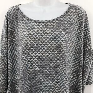 LuLaRoe Simply Comfortable High Low T-shirt Size 3XL Triangle Geometric Mermaid